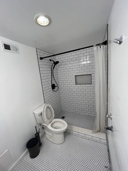 Building Photo - 620 Peachtree St NE