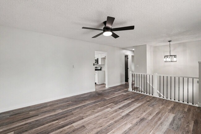 Building Photo - 8204 Hallett Ct