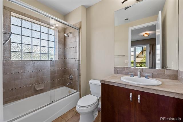 Building Photo - 11 Sommerset Cir