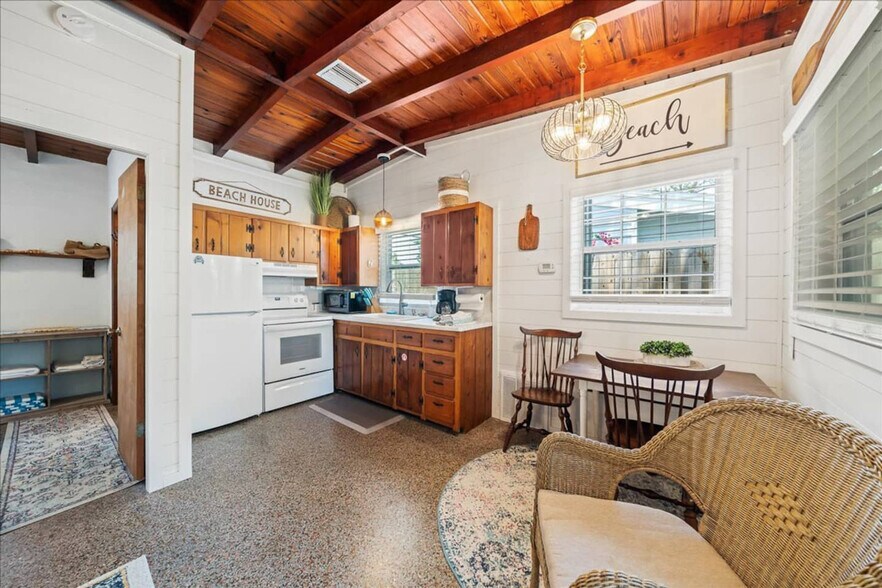 Building Photo - 408 Harrison Ave