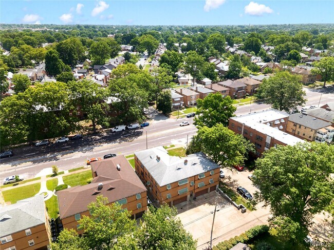 Building Photo - 4931 Jamieson Ave