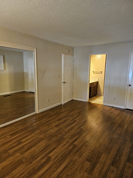 Building Photo - 173 Bel Ayre Dr