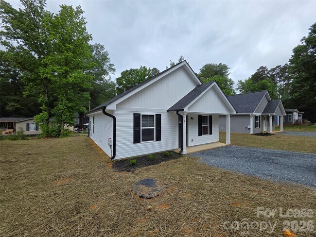 Building Photo - 163 Hillcrest Rd