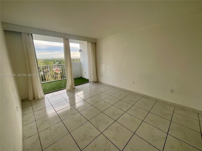 Building Photo - 1200 NE Miami Gardens Dr