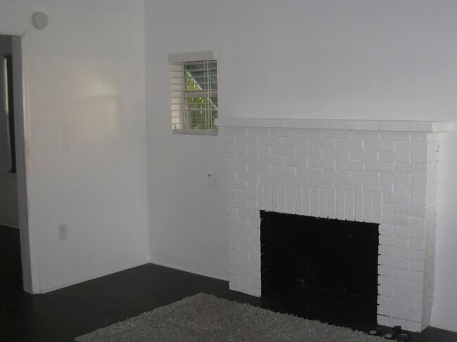 Building Photo - 1836 Jackson St