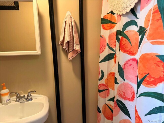 Building Photo - 320 New York Ave