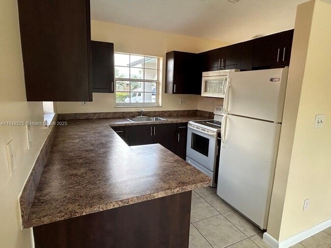 Building Photo - 12752 SW 250th Terrace