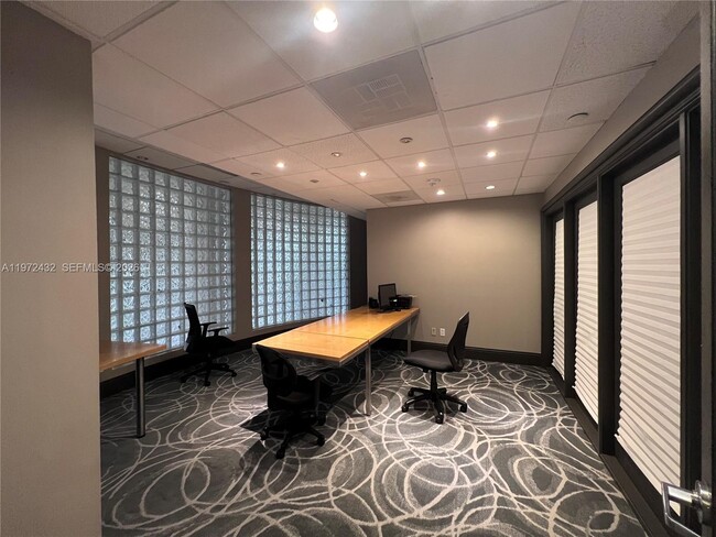 Building Photo - 770 Claughton Island Dr