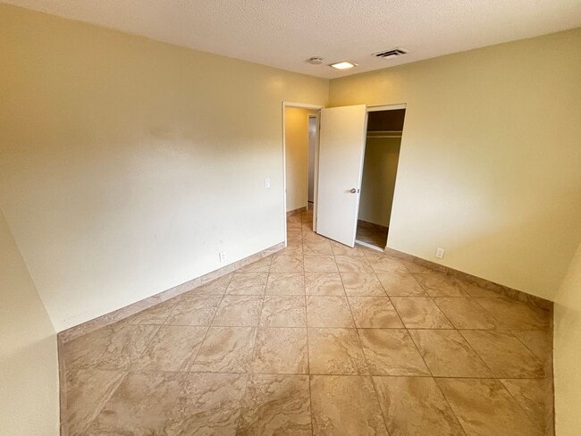 Building Photo - Beautiful single story 3BR/2BA home locate...