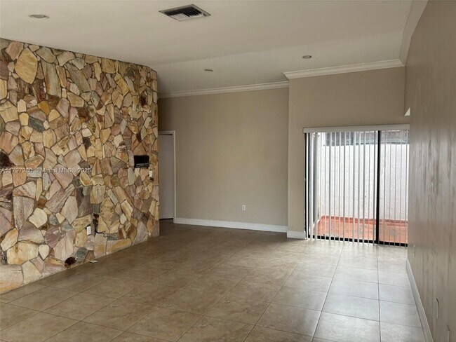 Building Photo - 744 NW 106th Ave