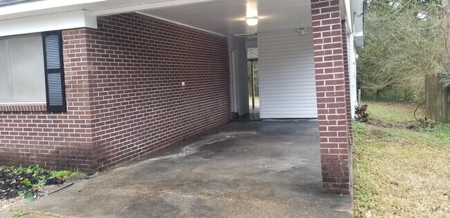 Building Photo - 3256 Suncrest Dr