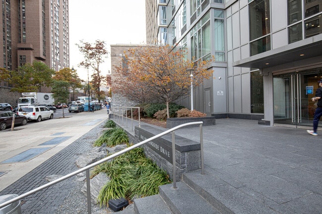 Building Photo - 1 Morningside Dr