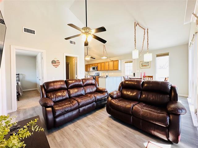 Building Photo - 290 Harbor Dr