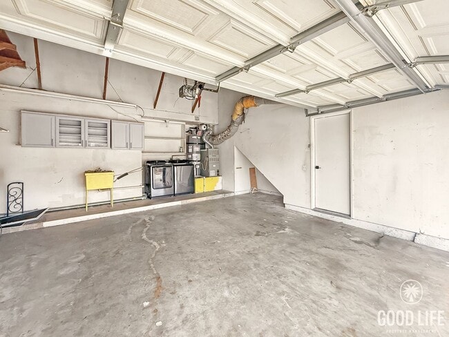 Building Photo - Updated 4B 2BA Home in Paradise Hills w/ Solar and Turf!