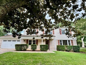 Building Photo - 912 Marshall Cir