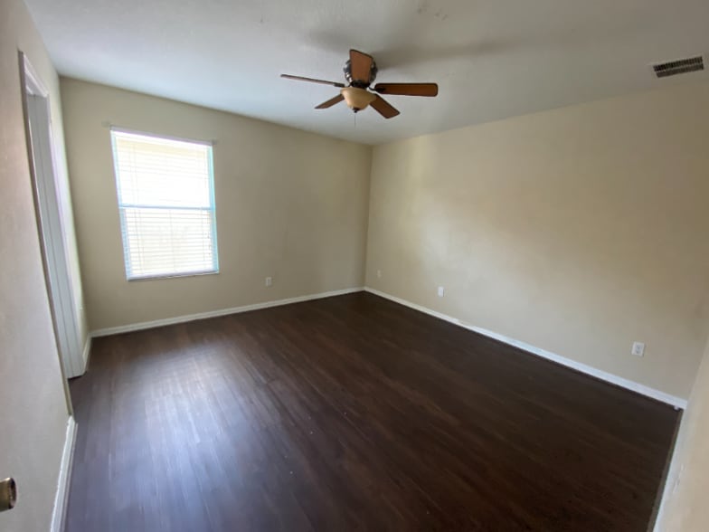 Primary Photo - 1353 Karok St