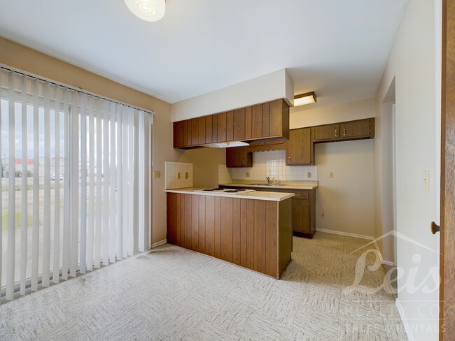 Building Photo - 1365 Chippewa Dr