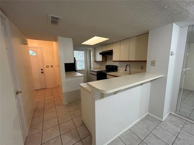 Building Photo - 2143 Fox Chase Blvd