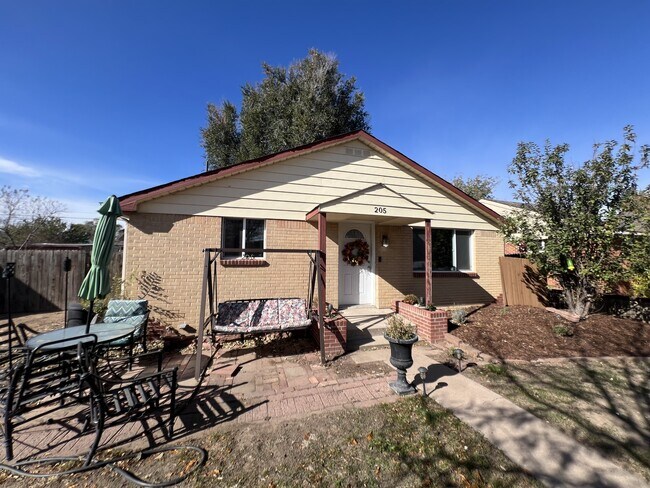 Building Photo - 205 16th Ave Ct