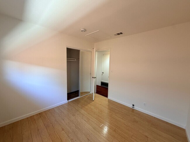 Building Photo - 1445 Sonoma Dr