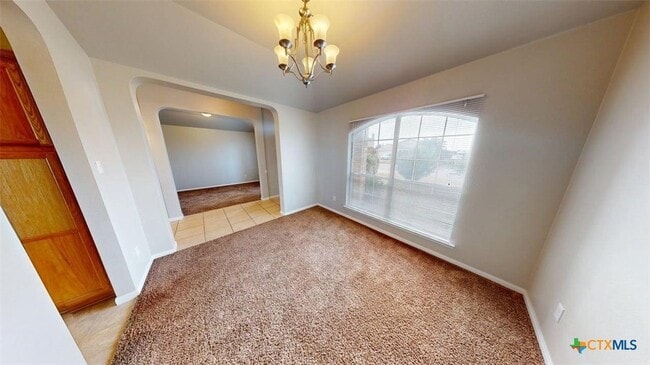 Building Photo - 601 Cattail Cir