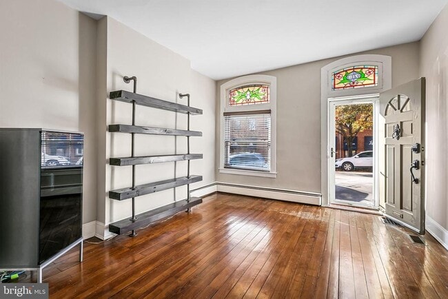 Building Photo - 719 S Montford Ave