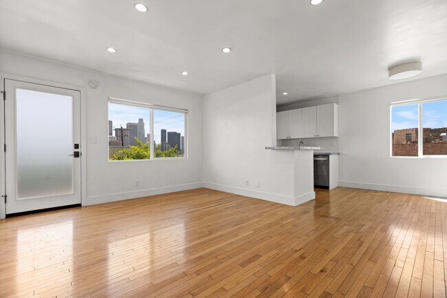 Building Photo - Beautifully updated 1 bed / 1 bath apartment in Echo Park is now available - Includes private par...