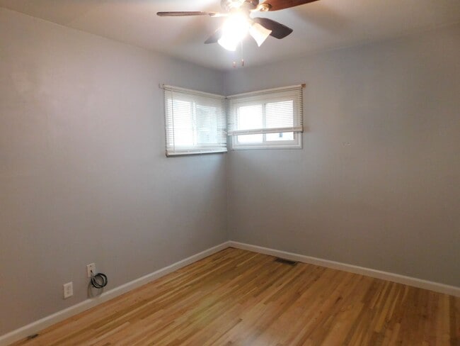 Building Photo - Beautiful 3 Bedroom 1 Bath Home
