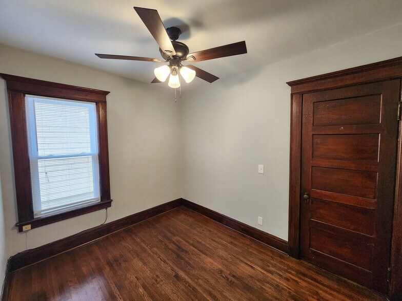 Building Photo - 260 Tennyson Ave