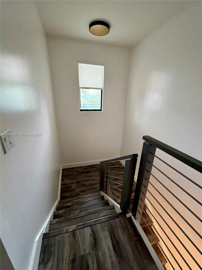 Building Photo - 913 NW 45th Terrace