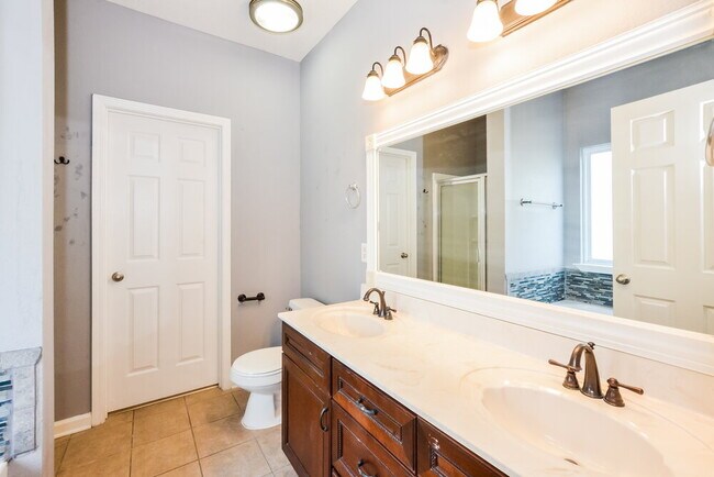 Building Photo - 9918 White Poplar Dr