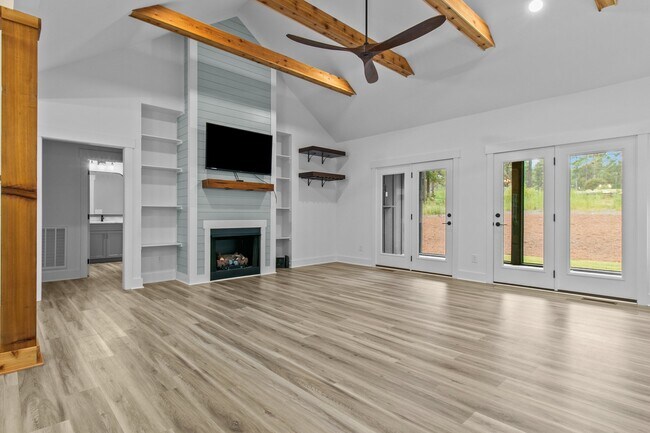 Building Photo - 14 Wisteria Way