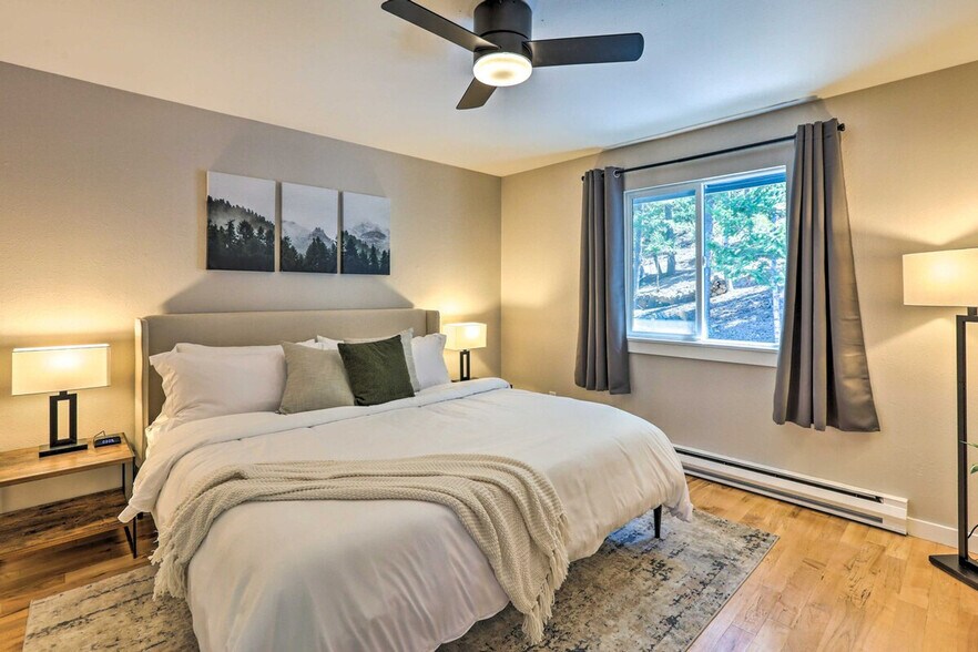 Building Photo - 9538 Fallen Rock Rd