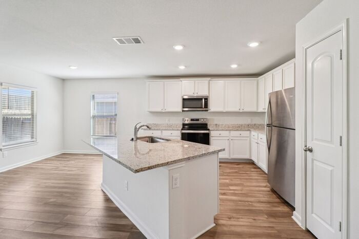 Building Photo - 412 Abram Ave