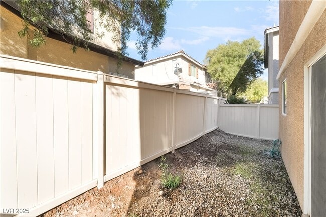 Building Photo - 11981 Fairfax Ridge St