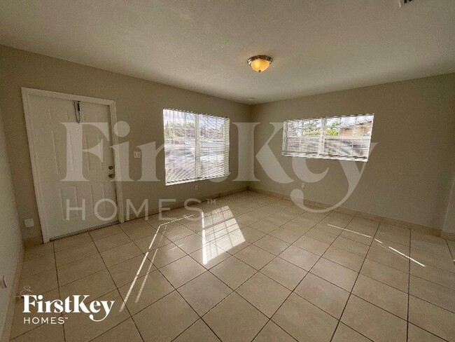 Building Photo - 1231 NE 214th St