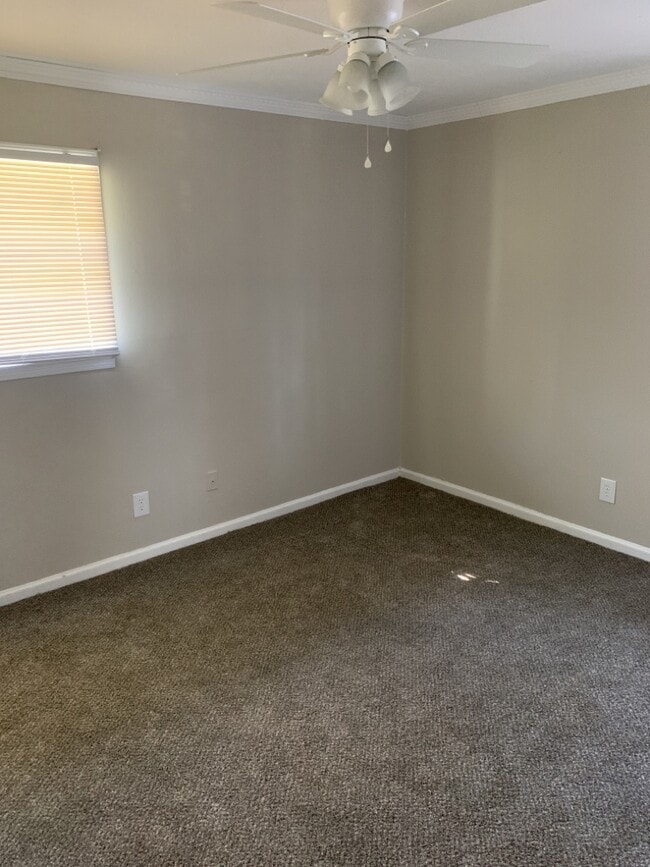 Building Photo - 3144 Montwood Dr