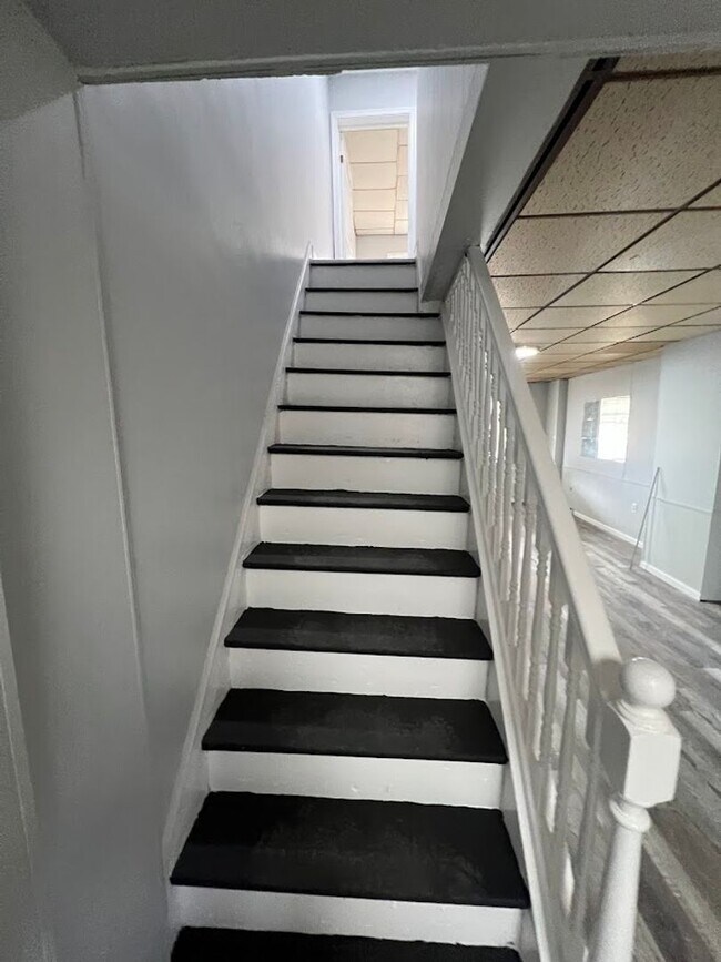 Building Photo - Single Family Home in the City of Reading - 3 Private Bedrooms