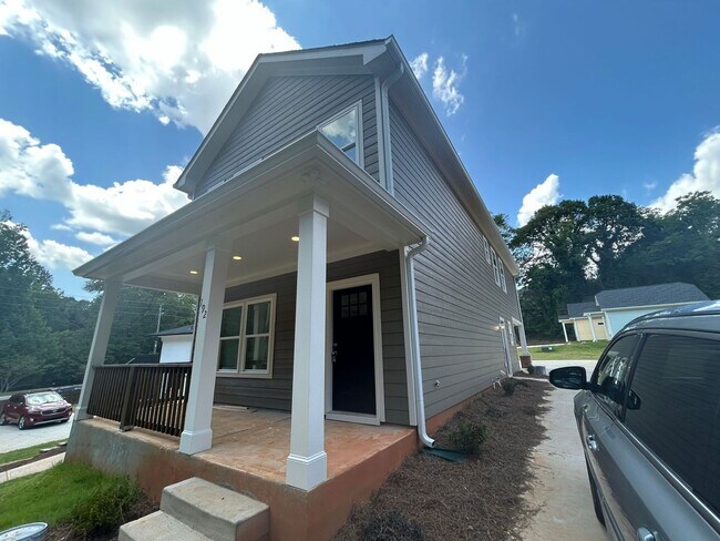 Building Photo - NOW LEASING FOR AUGUST 2026!