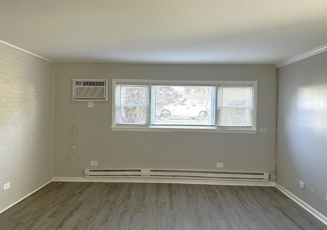 Building Photo - 9709 W Lorraine Dr