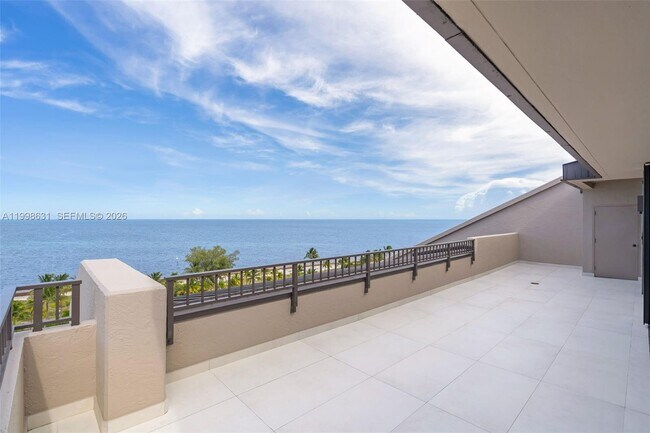 Building Photo - 251 Crandon Blvd