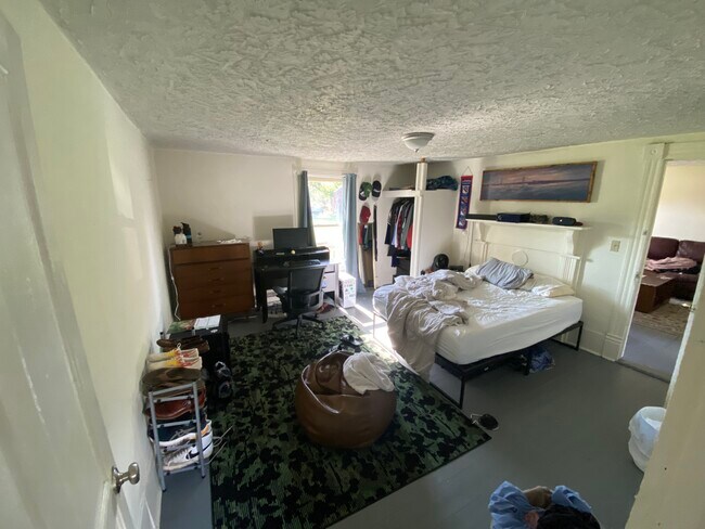 Building Photo - 206 Giles Rd