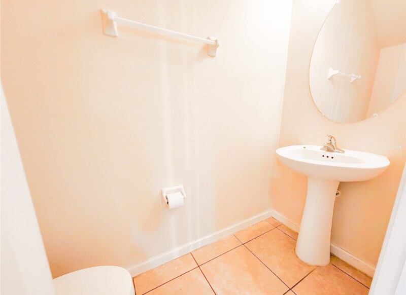 Building Photo - 1132 Chelsea Dr