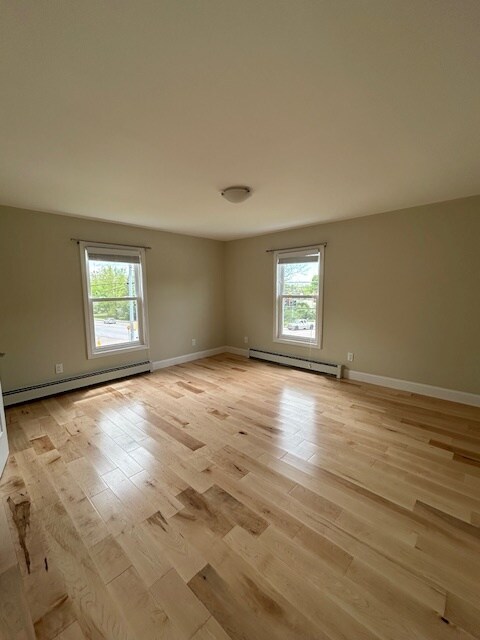 Building Photo - 1169 Essex Rd