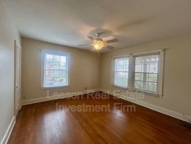 Building Photo - 446 Forest Ave