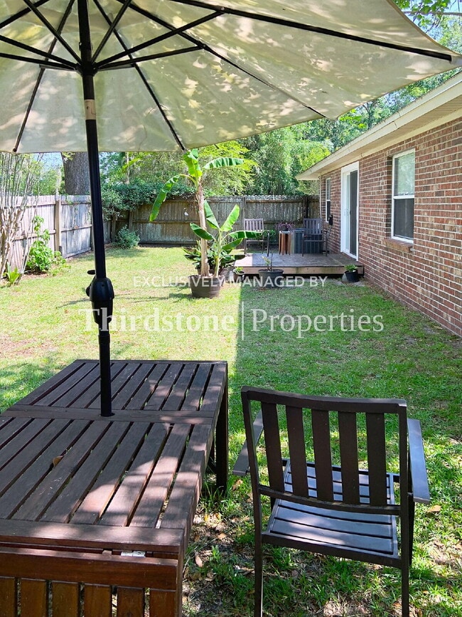 Building Photo - 5611 Ellis Trace Dr