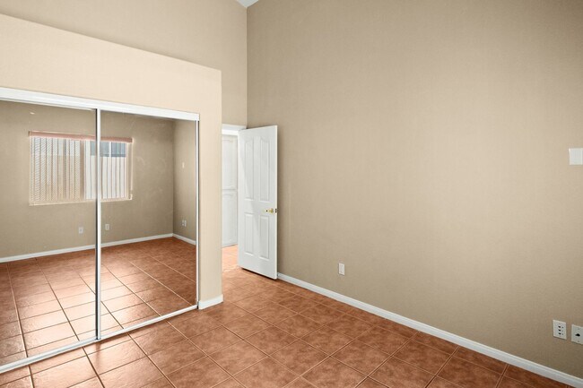 Building Photo - SW!! Single Story!! Pool!! NO HOA!!  Corne...