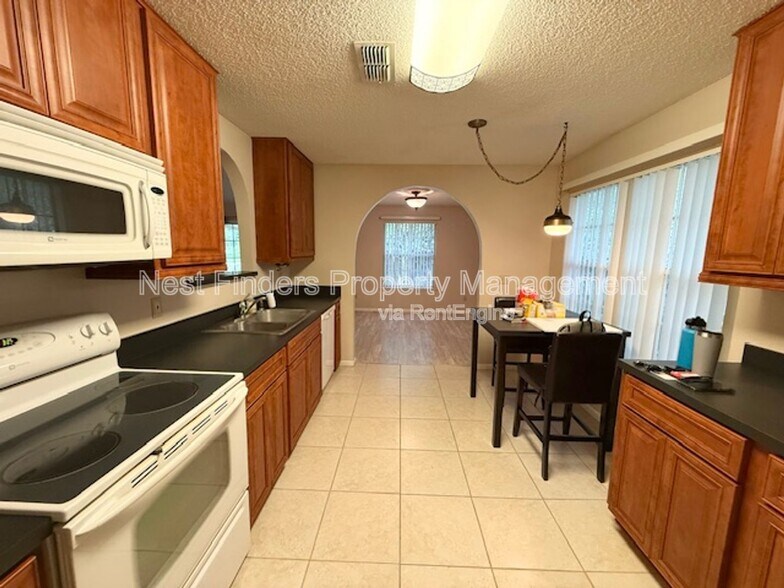 Building Photo - 11644 Lazy Willow Ln