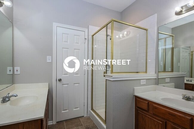 Building Photo - 4 Bedroom Pet-Friendly Home in Dallas, TX ...