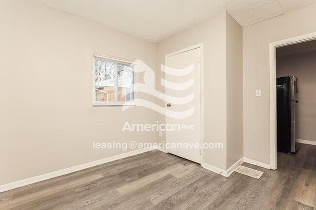 Building Photo - 921 Dennison Ave